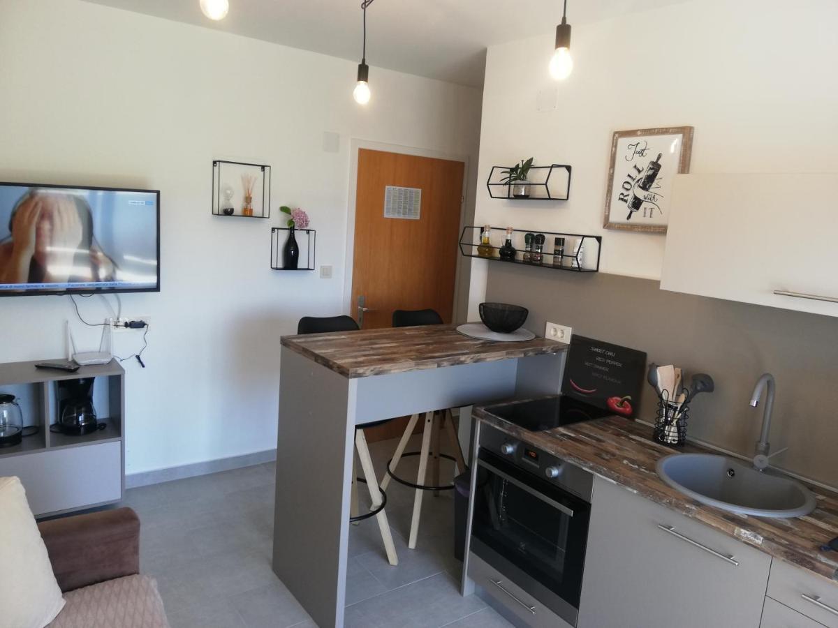 Riviera Rooms And Apartments Palit Chambre photo